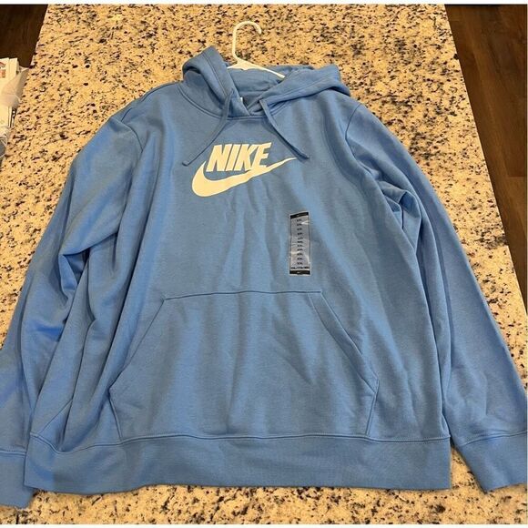 Nike Sportswear Club Fleece Hoodie - Picture 2 of 5